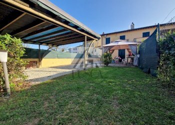 villa-vendia-lucca-fusca_3.jpg - Casa indipendente Via della Santissima Annunziata, Lucca - foto 4