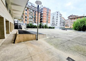 Esterno - Box Via Nicolò Bettoni, Roma - foto 2