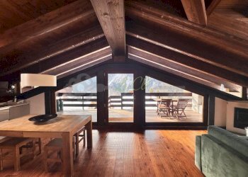 AFFITTO VERRAND - SOGGIORNO CON ZONA PRANZO E CUCI - Trilocale Prè-Saint-Didier - foto 5