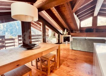 AFFITTO VERRAND -  ZONA PRANZO E CUCINA A VISTA - Trilocale Prè-Saint-Didier - foto 6