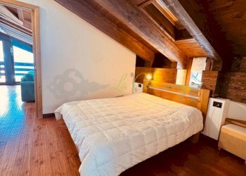 AFFITTO VERRAND -  CAMERA MATRIMONIALE - Trilocale Prè-Saint-Didier - foto 11