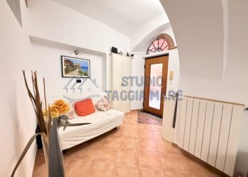 6.JPG - Trilocale Via Nino Bixio, Riva Ligure - foto 8