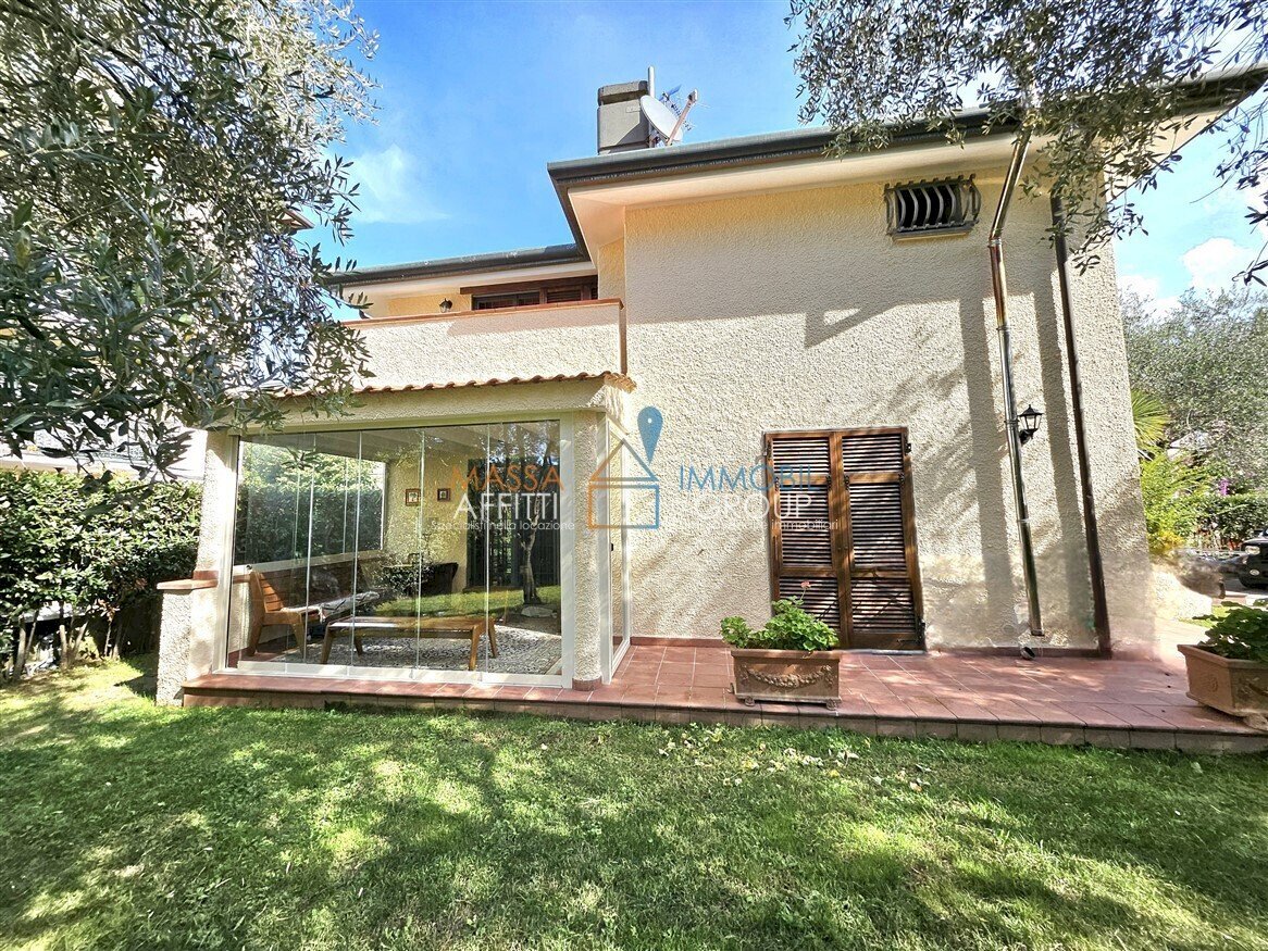 2.jpg - Villa Viale Stazione 104, Massa - foto 1