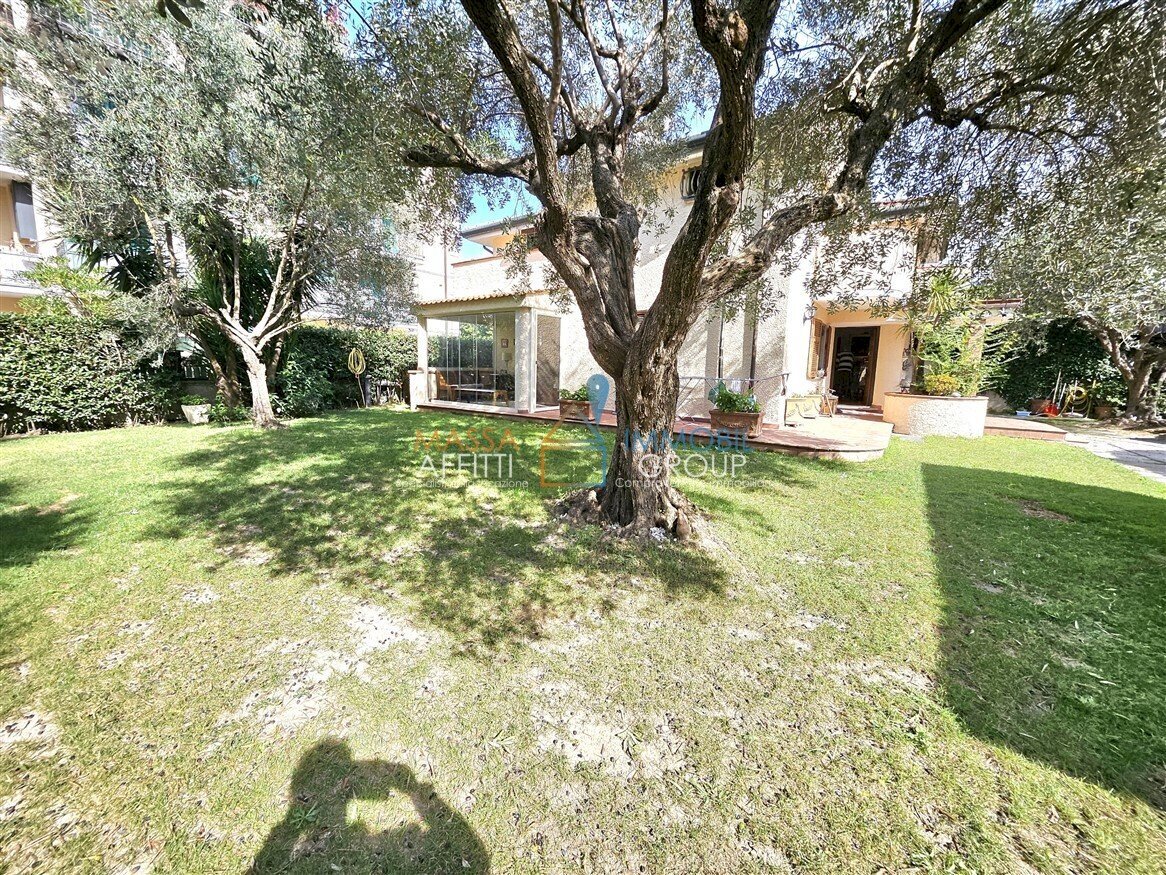 32.jpg - Villa Viale Stazione 104, Massa - foto 2