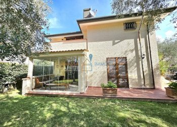 2.jpg - Villa Viale Stazione 104, Massa - foto 1