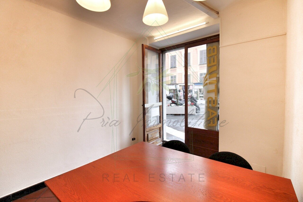 IMG_ (4).jpg - Commercial Premises Piazza Cavour 2, Rapallo - photo 1
