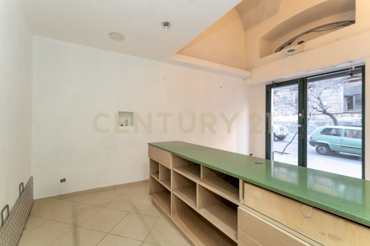 Bottega Viale Regina Margherita (16).jpg - Locale Commerciale viale Regina Margherita 19, Catania - foto 3