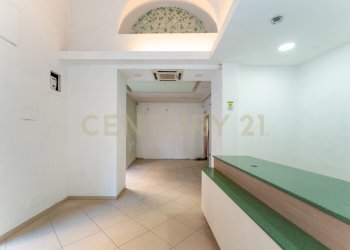 Bottega Viale Regina Margherita (13).jpg - Locale Commerciale viale Regina Margherita 19, Catania - foto 4