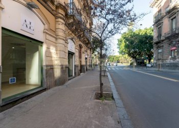 Bottega Viale Regina Margherita (2).jpg - Locale Commerciale viale Regina Margherita 19, Catania - foto 29