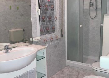 5.1 bagno.jpg - Appartamento VIA GIACOMO SOLIMAN  8, Genova (zona Sestri Ponente) - foto 12