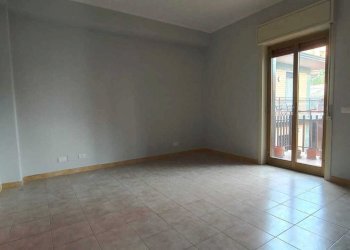 9.jpg - Trilocale Via Vincenzo Bellini 20, San Pietro Clarenza - foto 11