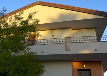 3.JPG - Villa Via Indipendenza 5, Mascalucia - foto 3