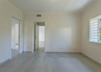 Four-room apartment Soliera - photo 17