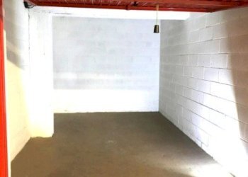 Box via Sante Vincenzi, Bologna (zona Massarenti) - foto 1