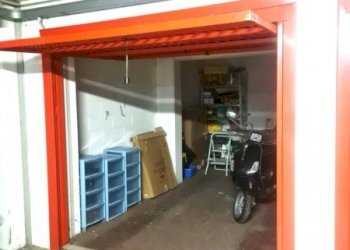 Box via Sante Vincenzi, Bologna (zona Massarenti) - foto 1