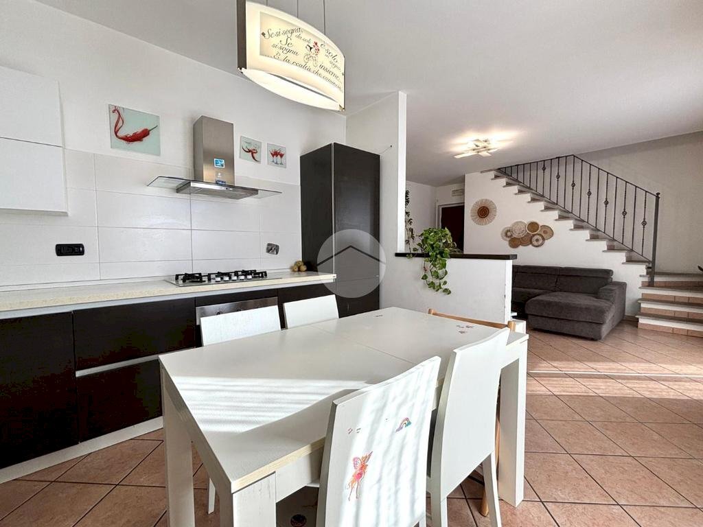 Quadrilocale Via Anna Frank, Castagnole Piemonte - foto 1