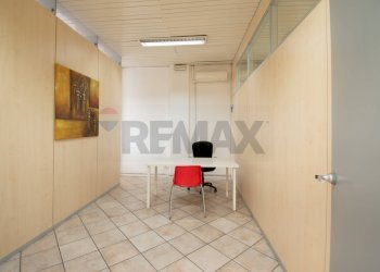 Shop Via Cassala, 84 
 Porta Milano, Brescia (neighborhood Porta Milano) - photo 8