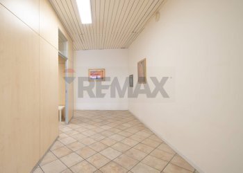 Shop Via Cassala, 84 
 Porta Milano, Brescia (neighborhood Porta Milano) - photo 9