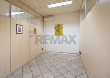 Shop Via Cassala, 84 
 Porta Milano, Brescia (neighborhood Porta Milano) - photo 11
