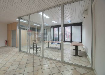 Shop Via Cassala, 84 
 Porta Milano, Brescia (neighborhood Porta Milano) - photo 15