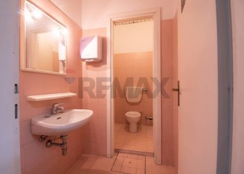 Shop Via Cassala, 84 
 Porta Milano, Brescia (neighborhood Porta Milano) - photo 24