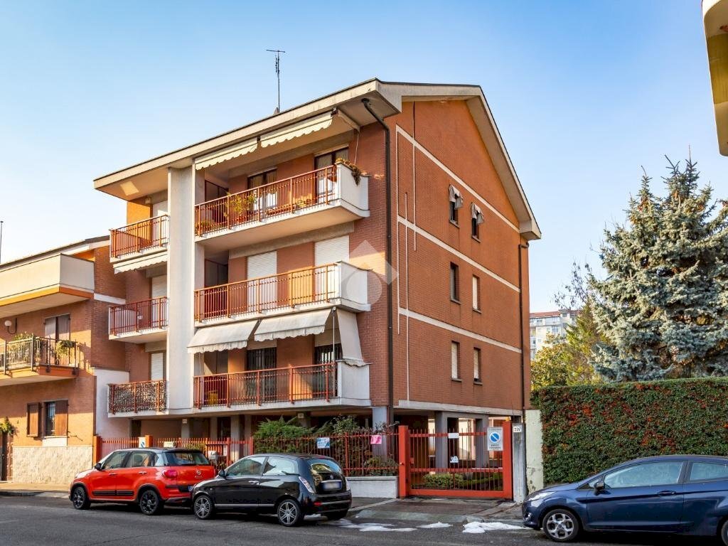 Three-room apartment Via cogne, Torino (neighborhood Rebaudengo) - photo 1