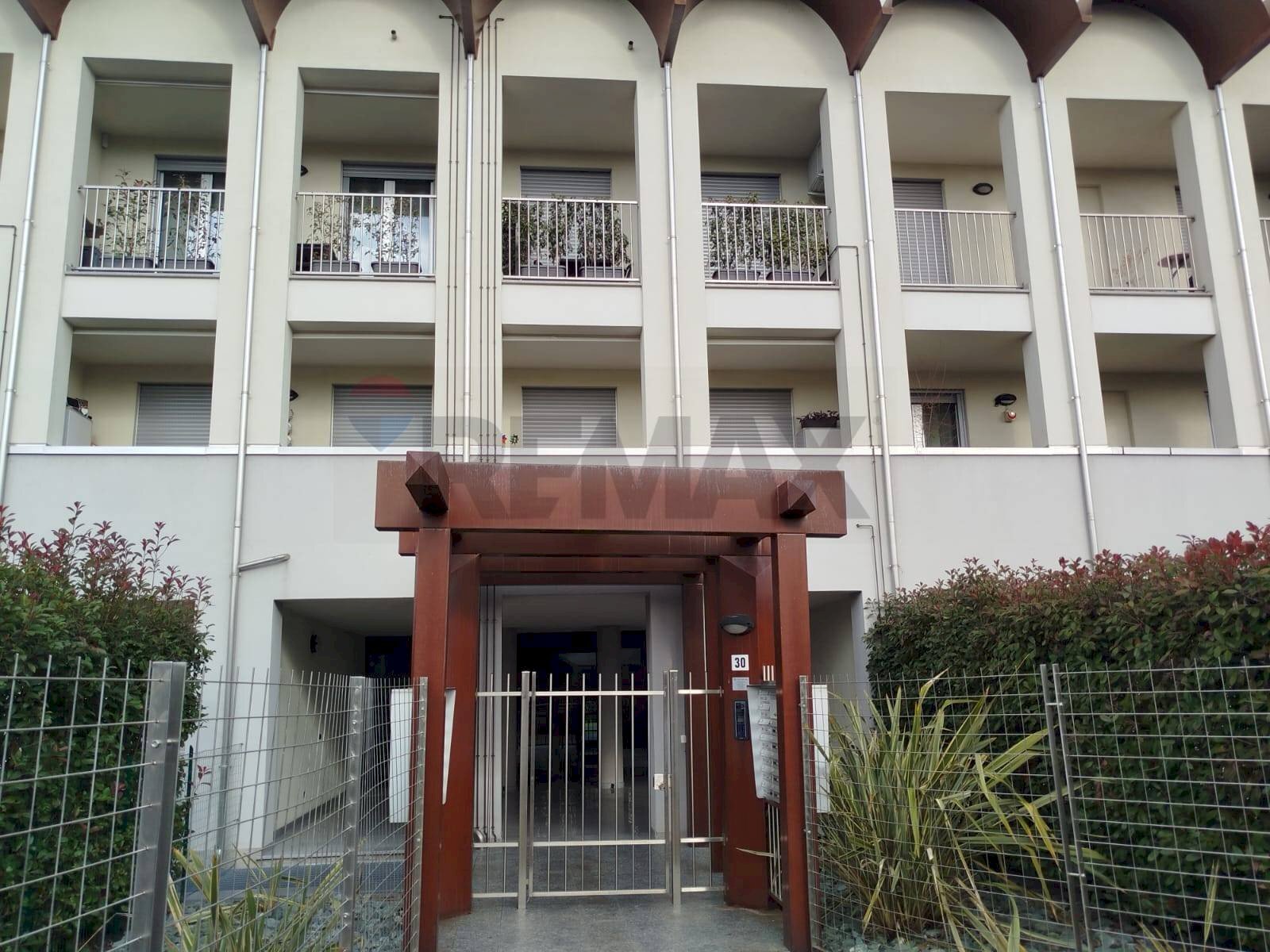 Edificio all\'aperto - Three-room apartment Via della Pace
 
30, Legnano - photo 2