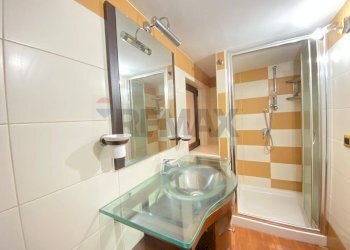 Bagno - Bilocale Via Mario Sangiorgi
37, Catania - foto 13