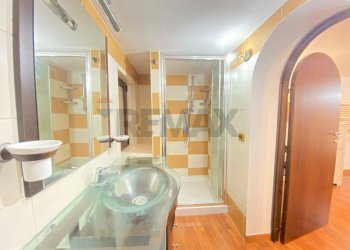 Bagno - Bilocale Via Mario Sangiorgi
37, Catania - foto 16