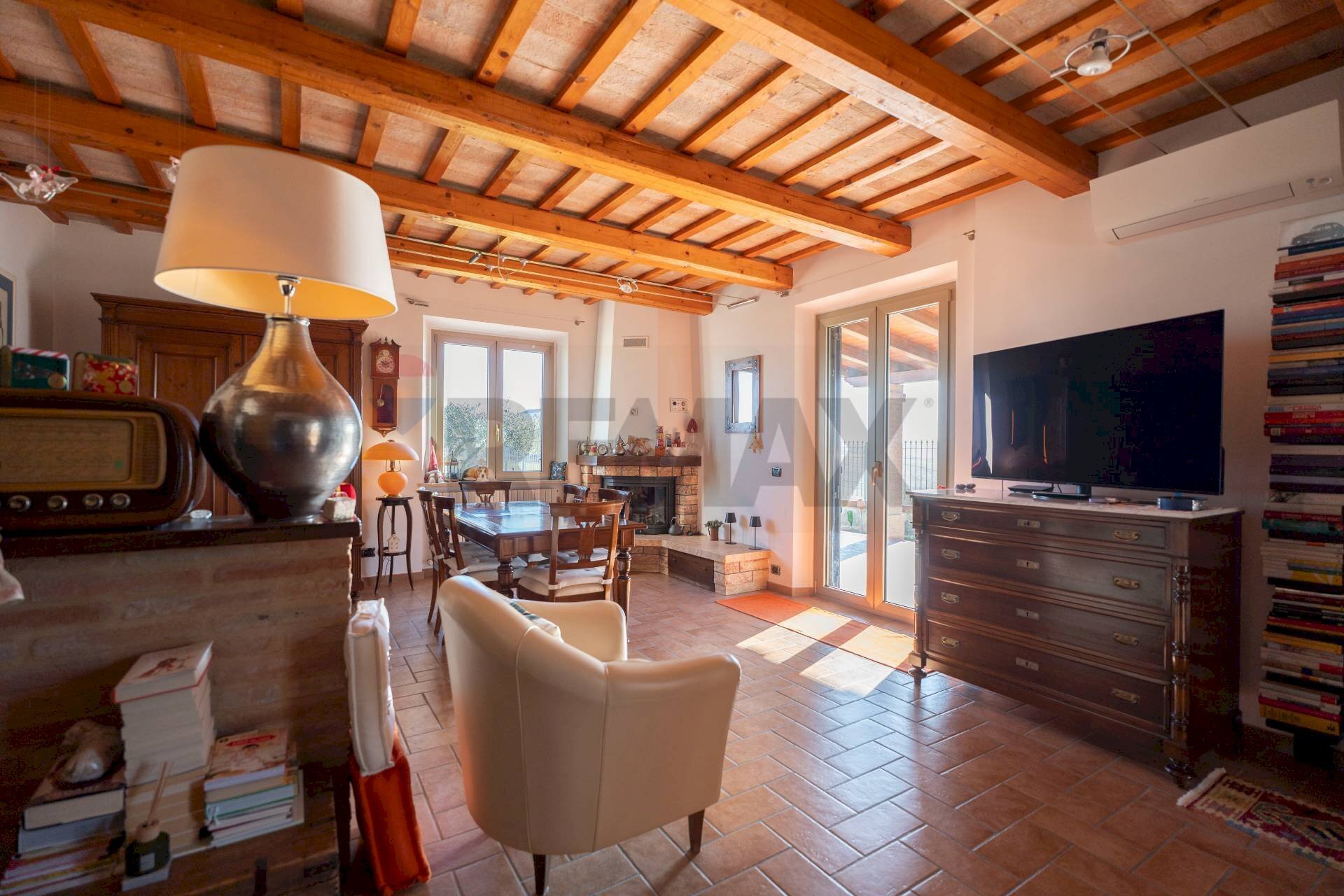 Sala da pranzo - Casa indipendente via Mazzangrugno
 
28, Jesi - foto 3