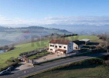 Casa all\'aperto - Casa indipendente via Mazzangrugno
 
28, Jesi - foto 2