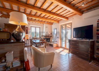 Sala da pranzo - Casa indipendente via Mazzangrugno
 
28, Jesi - foto 3