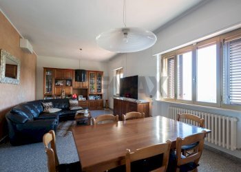 Sala da pranzo - Casa indipendente via Mazzangrugno
 
28, Jesi - foto 24