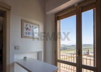 Sala da pranzo - Casa indipendente via Mazzangrugno
 
28, Jesi - foto 26