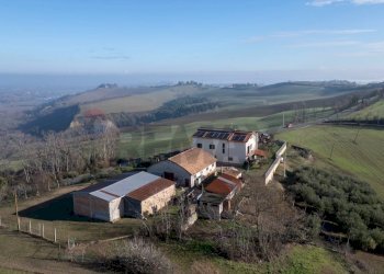 Vista delle montagne - Casa indipendente via Mazzangrugno
 
28, Jesi - foto 57