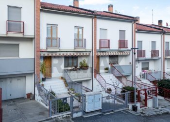 Edificio all\'aperto - Casa indipendente Agugliano - foto 42