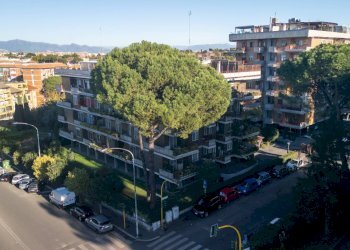 Edificio all\'aperto - Appartamento Via Luigi Chiala
 
130, Roma - foto 2