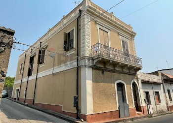 Edificio all\'aperto - Independent house via lapide nuova
 
39, Calatabiano - photo 1