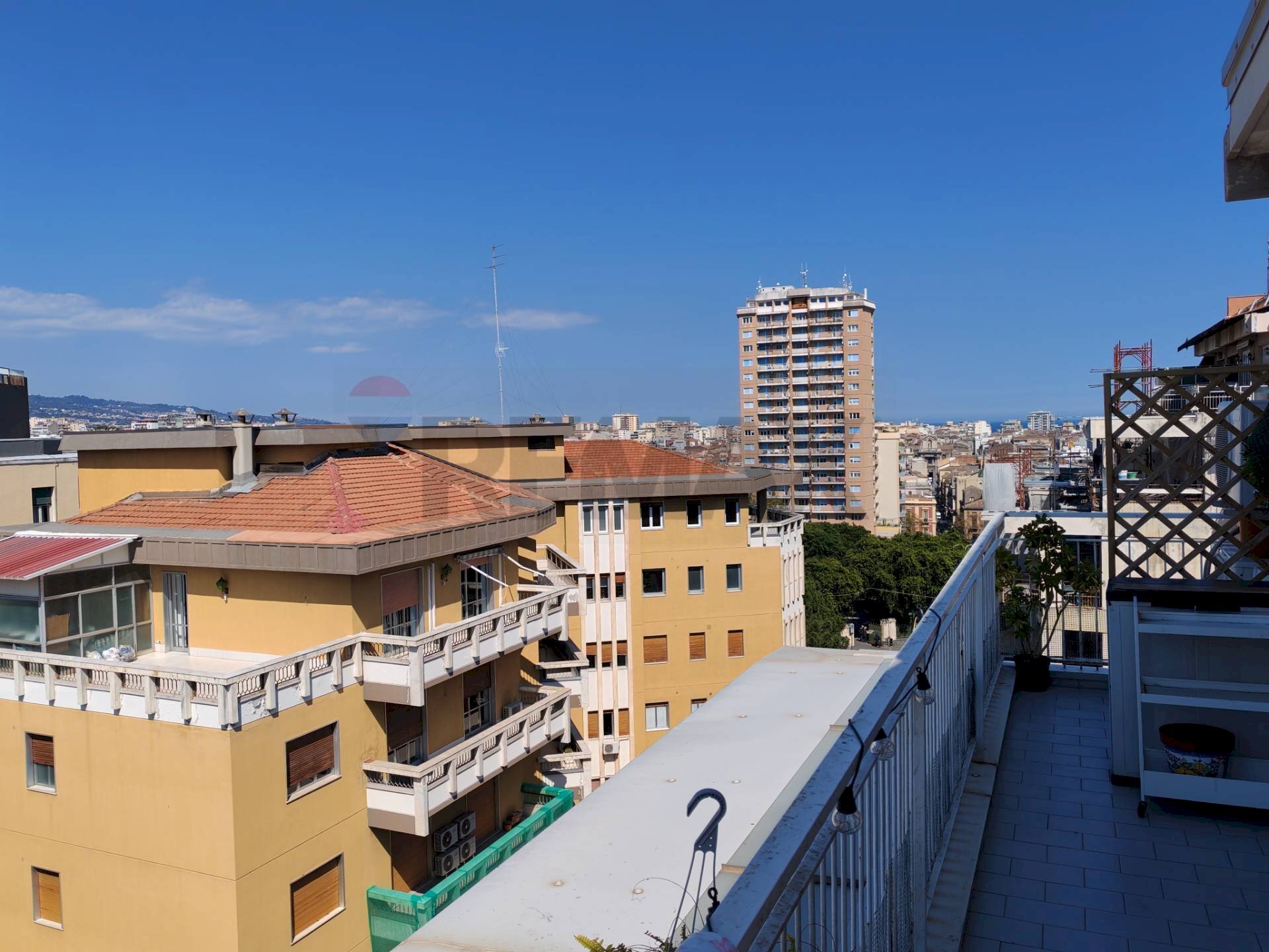Panorama - Appartamento Via Androne
 
1, Catania - foto 2