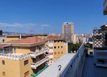 Panorama - Appartamento Via Androne
 
1, Catania - foto 2