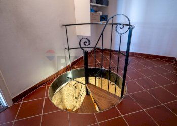 Scale - Villa via XXIV maggio
 
15, Viagrande - foto 86