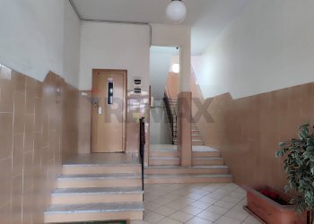 Ricezione / Lobby - Quadrilocale Largo Calabria
 
32, Catania - foto 2