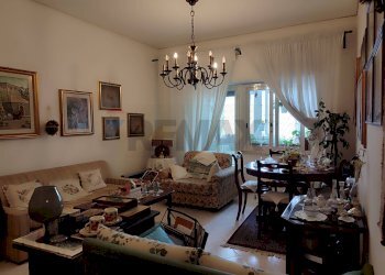 Sala da pranzo - Quadrilocale Largo Calabria
 
32, Catania - foto 4