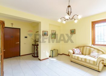 Soggiorno - Quadrilocale Via Croce
 
140, Aci Catena - foto 3