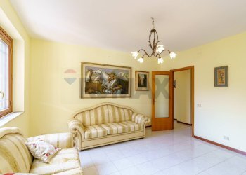 Soggiorno - Quadrilocale Via Croce
 
140, Aci Catena - foto 5