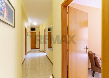 Hall / corridoio - Quadrilocale Via Croce
 
140, Aci Catena - foto 8