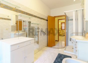 Bagno - Quadrilocale Via Croce
 
140, Aci Catena - foto 9