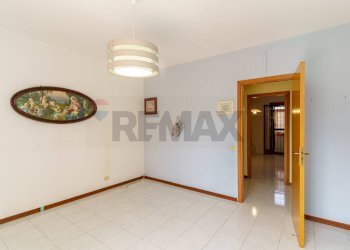 Stanza vuota - Quadrilocale Via Croce
 
140, Aci Catena - foto 10