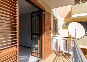 Balcone - Quadrilocale Via Croce
 
140, Aci Catena - foto 12