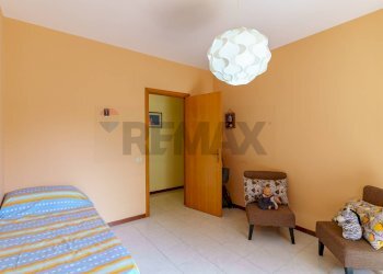 Camera / camera da letto - Quadrilocale Via Croce
 
140, Aci Catena - foto 14